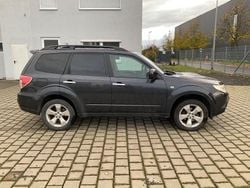 Grau Gebraucht 2010 Subaru Forester Comfort SUV | 2.990 € (Guter Preis)