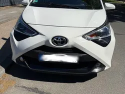 Weiß Gebraucht 2020 Toyota Aygo Kleinwagen | 7.950 € (Guter Preis)