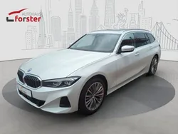 Mineralweiss metallic Gebraucht 2023 BMW 320 Sport Line Kombi | 39.980 € (Etwas zu teuer)