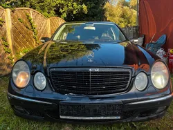 Schwarz Gebraucht 2005 Mercedes E240 Elegance Limousine | 2.100 € (Fairer Preis)