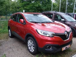 Rot Gebraucht 2017 Renault Kadjar Collection SUV | 8.990 € (Superpreis)