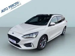 Weiß Gebraucht 2022 Ford Focus ST-Line X Limousine | 22.850 € (Fairer Preis)