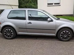Grau Gebraucht 2001 VW Golf IV Edition Limousine | 1.490 € (Guter Preis)