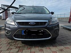 Grau Gebraucht 2009 Ford Focus Limousine | 2.300 € (Fairer Preis)