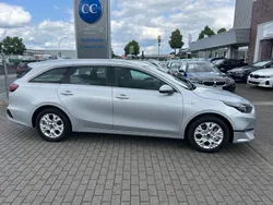 Silber Neu 2024 Kia Ceed Sportswagon Vision Kombi | 28.750 € (Guter Preis)