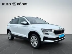 Weiß Gebraucht 2024 Skoda Karoq Selection SUV | 32.990 € (Fairer Preis)