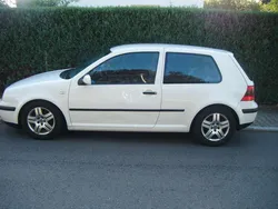 Weiß Gebraucht 2000 VW Golf IV Limousine | 3.500 € (Teuer)