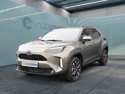 Gold Gebraucht 2024 Toyota Yaris Cross Team SUV | 27.639 € (Fairer Preis)