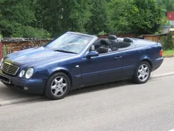 Blau Gebraucht 1999 Mercedes CLK230 Avantgarde Cabrio | 5.200 € (Fairer Preis)