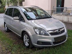 Silber Gebraucht 2007 Opel Zafira Van / Kleinbus | 3.995 € (Teuer)