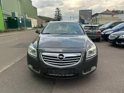Grau Gebraucht 2009 Opel Insignia Kombi | 2.100 € (Etwas zu teuer)