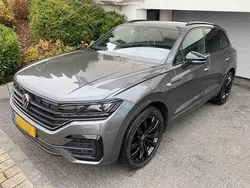 Grau Gebraucht 2023 VW Touareg R-line SUV | 63.900 € (Guter Preis)