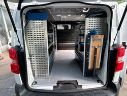 Weiß Gebraucht 2020 Opel Vivaro Van | 17.990 € (Guter Preis)