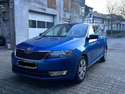 Blau Gebraucht 2016 Skoda Rapid Ambition Kombi | 6.800 € (Guter Preis)