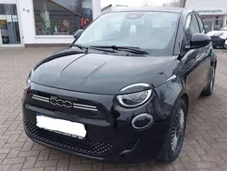 Onyx schwarz Gebraucht 2022 Fiat 500e Icon Limousine | 19.990 € (Fairer Preis)