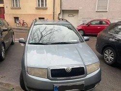 Silber Gebraucht 2002 Skoda Fabia Comfort Kombi | 900 € (Guter Preis)