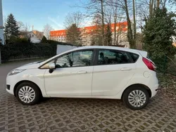 Weiß Gebraucht 2016 Ford Fiesta Trend Kleinwagen | 5.590 € (Guter Preis)