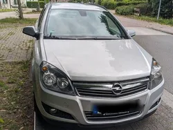 Silber Gebraucht 2010 Opel Astra Edition Kombi | 5.500 € (Etwas zu teuer)
