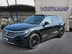 Deep black perleffekt (metallic) Gebraucht 2019 VW Touareg R-line SUV | 47.490 € (Etwas zu teuer)