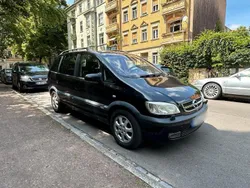 Schwarz Gebraucht 2004 Opel Zafira Van / Kleinbus | 3.300 € (Teuer)