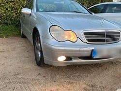 Silber Gebraucht 2001 Mercedes C200 Limousine | 2.799 €