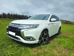 Weiß Gebraucht 2019 Mitsubishi Outlander P-HEV SUV | 21.990 € (Fairer Preis)
