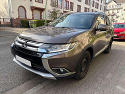 Braun Gebraucht 2016 Mitsubishi Outlander Plus SUV | 12.500 € (Fairer Preis)