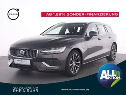 Grau platinum grey / metallic Gebraucht 2023 Volvo V60 Kombi | 37.350 € (Superpreis)