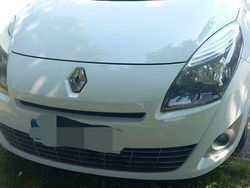 Weiß Gebraucht 2010 Renault Grand Scénic III Dynamique Van / Kleinbus | 3.500 € (Fairer Preis)