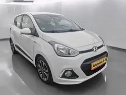 Weiß Gebraucht 2015 Hyundai i10 YES! Kleinwagen | 6.500 € (Guter Preis)