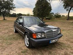 Schwarz Gebraucht 1992 Mercedes 190 Limousine | 3.500 €