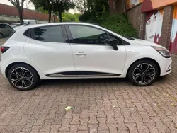 Weiß Gebraucht 2017 Renault Clio IV Bose Edition Limousine | 9.200 € (Fairer Preis)