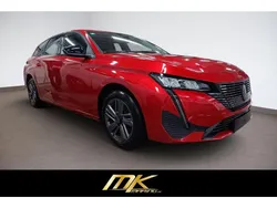 Elixir rot (metallic) Gebraucht 2024 Peugeot 308 Allure Kombi | 21.989 € (Superpreis)