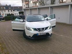 Weiß Gebraucht 2015 Nissan Qashqai 360º SUV | 11.500 € (Fairer Preis)