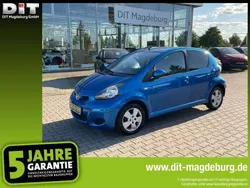 Blue metallic Gebraucht 2012 Toyota Aygo Edition Kleinwagen | 4.790 € (Fairer Preis)