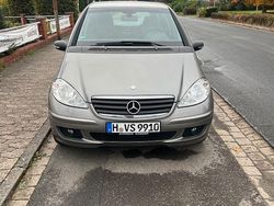 Grau Gebraucht 2007 Mercedes A150 Elegance Van / Kleinbus | 2.990 € (Fairer Preis)