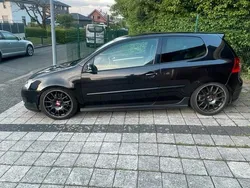 Schwarz Gebraucht 2005 VW Golf V GTI Kleinwagen | 3.600 €