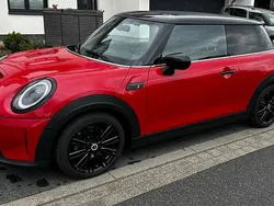 Rot Gebraucht 2022 Mini Cooper SE Kleinwagen | 19.500 € (Etwas zu teuer)