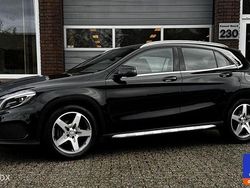Schwarz Gebraucht 2016 Mercedes GLA180 Prestige SUV | 11.950 € (Fairer Preis)
