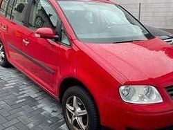 Rot Gebraucht 2004 VW Touran Basis Van / Kleinbus | 2.450 € (Fairer Preis)