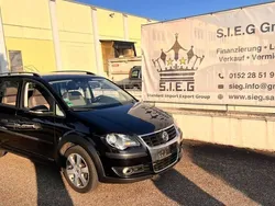 Deep black perleffekt Gebraucht 2009 VW Touran Cross Van / Kleinbus | 5.890 € (Guter Preis)