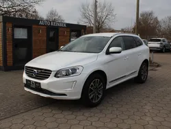 Crystal white pearl / metallic Gebraucht 2013 Volvo XC60 Summum SUV | 16.900 € (Etwas zu teuer)
