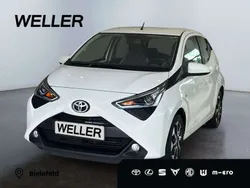 Weiß Gebraucht 2020 Toyota Aygo X-play Kleinwagen | 11.880 € (Etwas zu teuer)