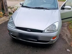 Silber Gebraucht 1999 Ford Focus Kleinwagen | 700 €