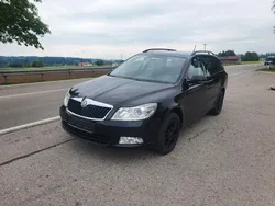 Schwarz Gebraucht 2013 Skoda Octavia Kombi | 5.990 € (Fairer Preis)