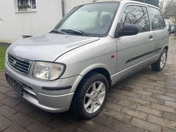 Grau Gebraucht 2003 Daihatsu Mira Kleinwagen | 2.399 €