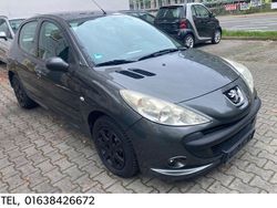 Grau Gebraucht 2011 Peugeot 206+ Basis Kleinwagen | 2.650 € (Fairer Preis)