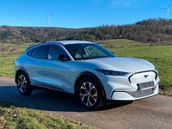 Spacewhite (metallic) Gebraucht 2022 Ford Mustang Mach-E Standard Range SUV | 36.490 € (Fairer Preis)
