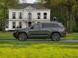 Grau Gebraucht 2023 Jeep Grand Cherokee Overland SUV | 71.390 € (Superpreis)