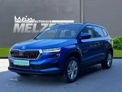 Blau Gebraucht 2024 Skoda Karoq Selection SUV | 30.980 € (Guter Preis)